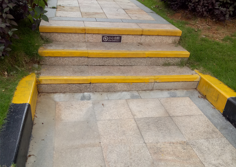 小區暖心做法感動無數人，廣東反光漆廠家卻這樣說