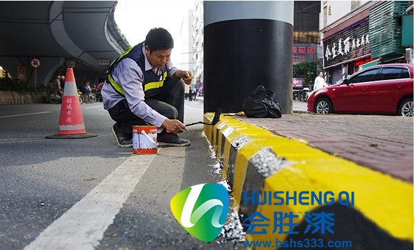 道路安全反光漆會吹泡泡？原因意想不到！