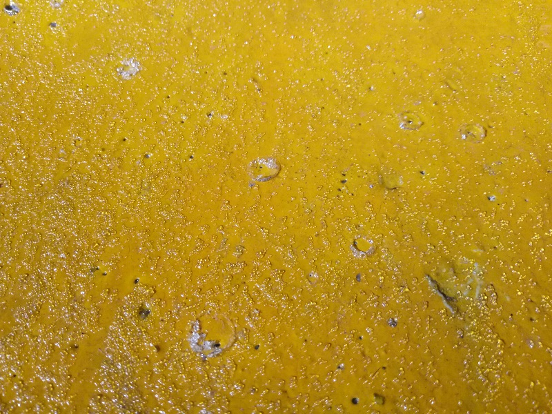 關于隧道反光漆的針孔問題知多少？