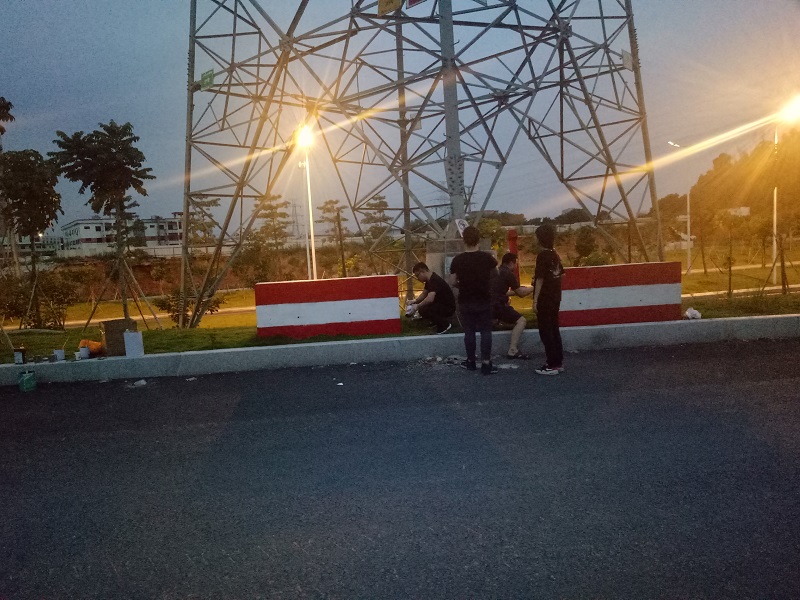 嘿，你的道路防撞墩反光漆原材料是真材實料的嗎？