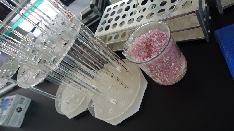 公路反光漆廠家的生產原材料質量控制