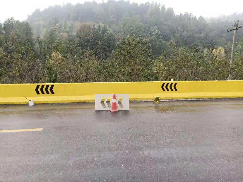 什么是道路防護(hù)反光漆的針孔與縮孔？