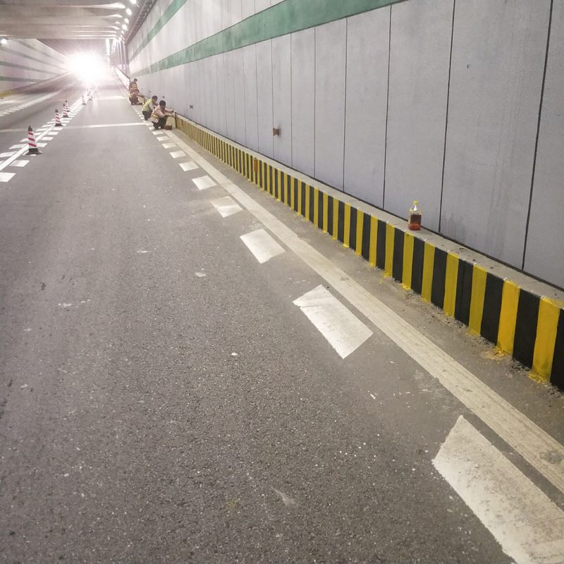 干凈對(duì)于公路隧道反光漆有多重要？