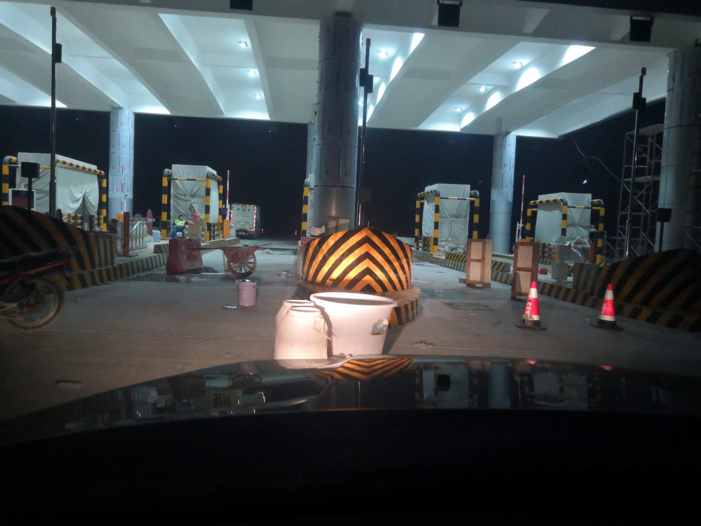 警示反光油漆所在的化工行業到底經歷了什么？