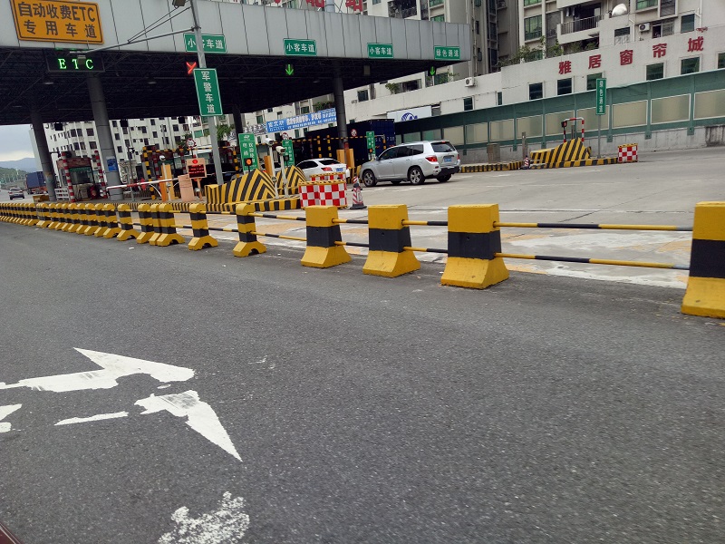 道路防撞墩反光油漆施工時出現異常怎么辦？
