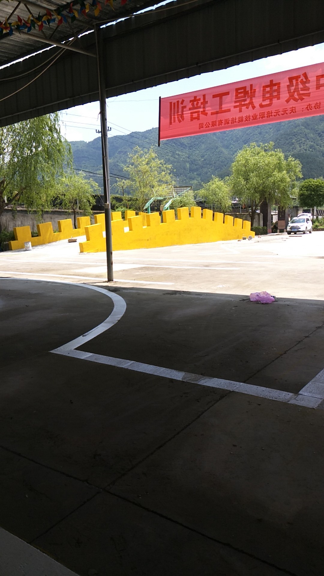 夏日里的一抹黃——會(huì)勝反光漆