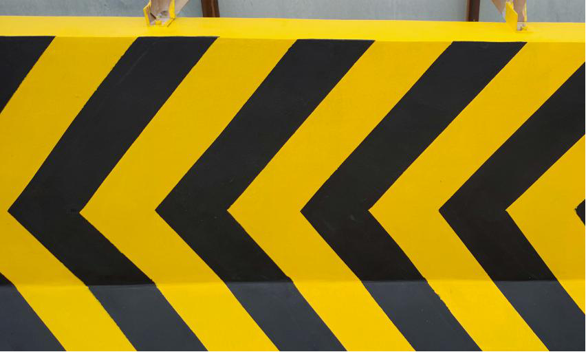 會(huì)勝漆的道路防撞警示反光漆有什么施工方法