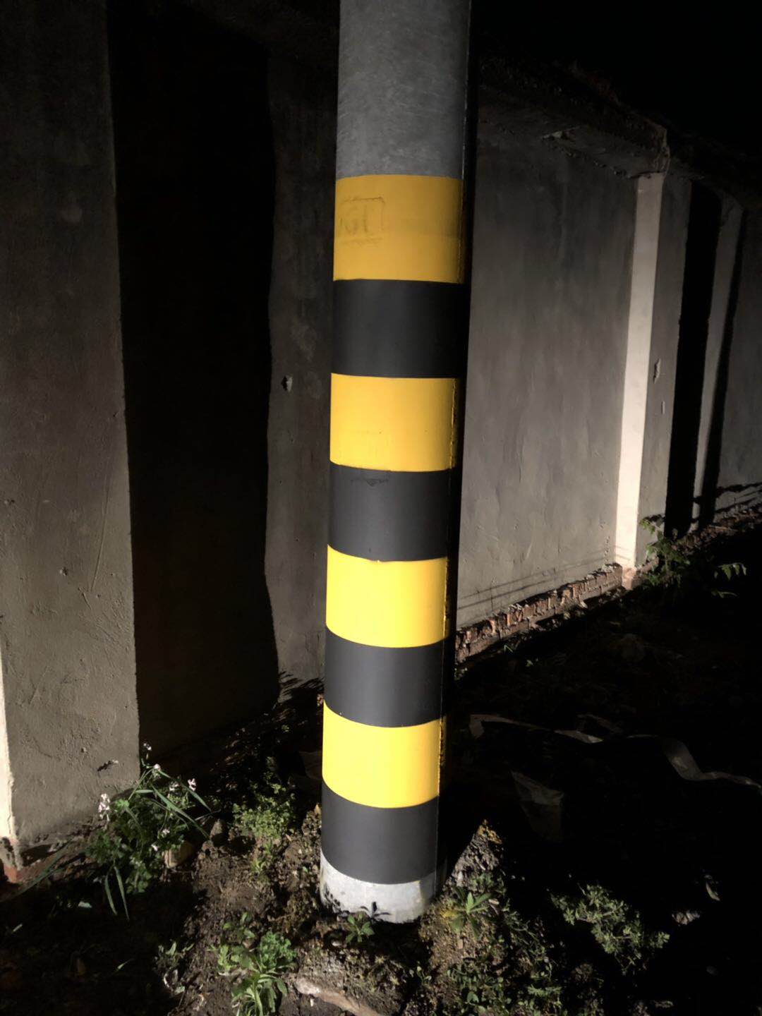 電線桿反光漆可以使用在金屬底材上嗎