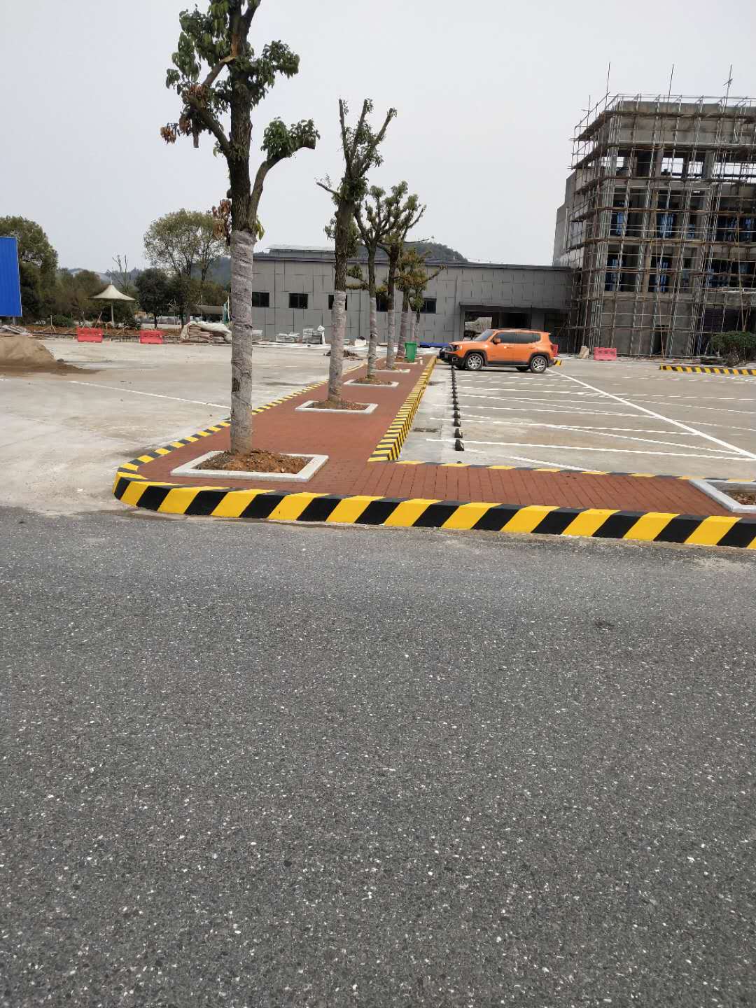 為什么交通設施要用公路安全反光漆？