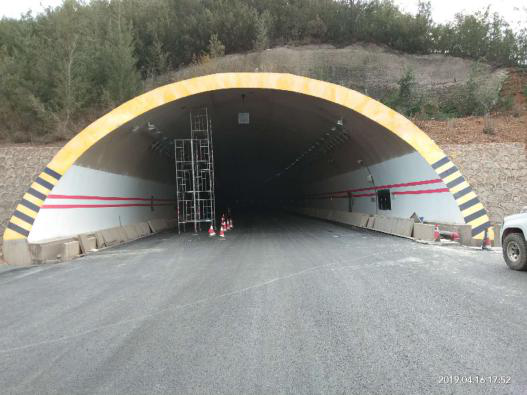 公路隧道反光漆施工時對環境有什么要求