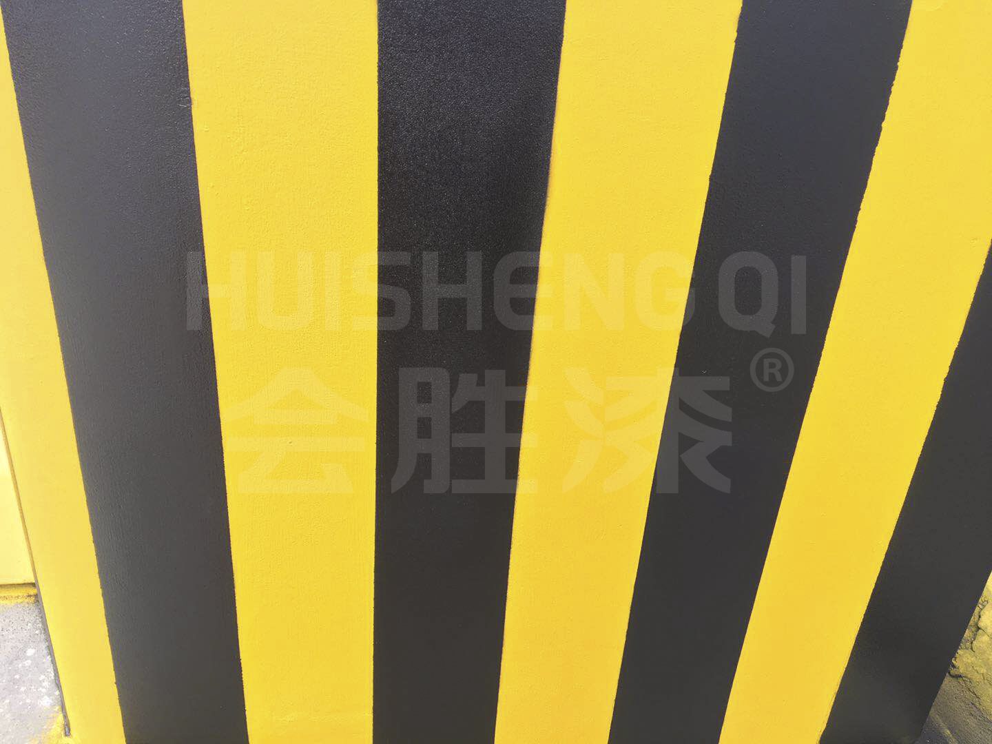 交通設(shè)施為什么要涂刷反光漆？