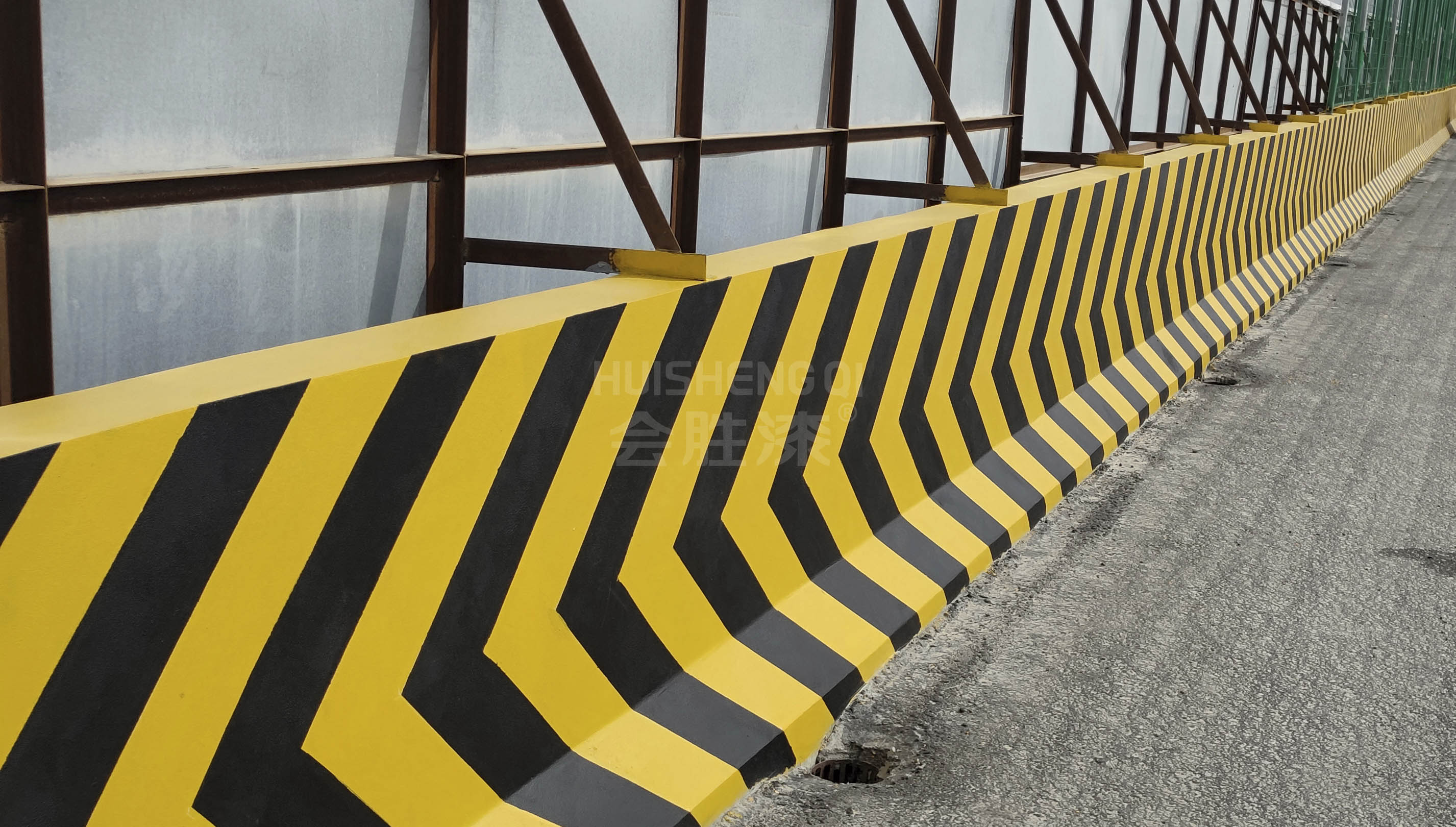 反光漆的遮蓋力是由什么決定的？