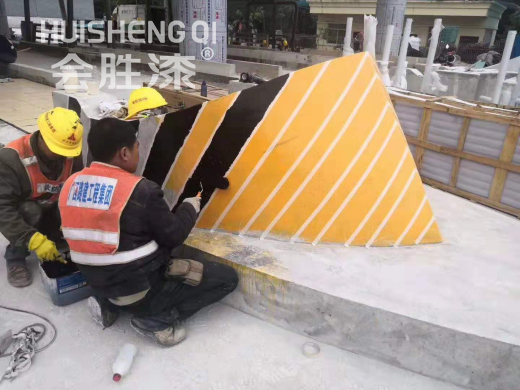 車(chē)庫(kù)跑道反光漆為什么會(huì)“發(fā)花”？