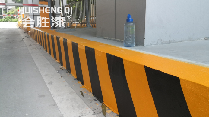 車庫(kù)跑道反光漆離油現(xiàn)象該怎么治