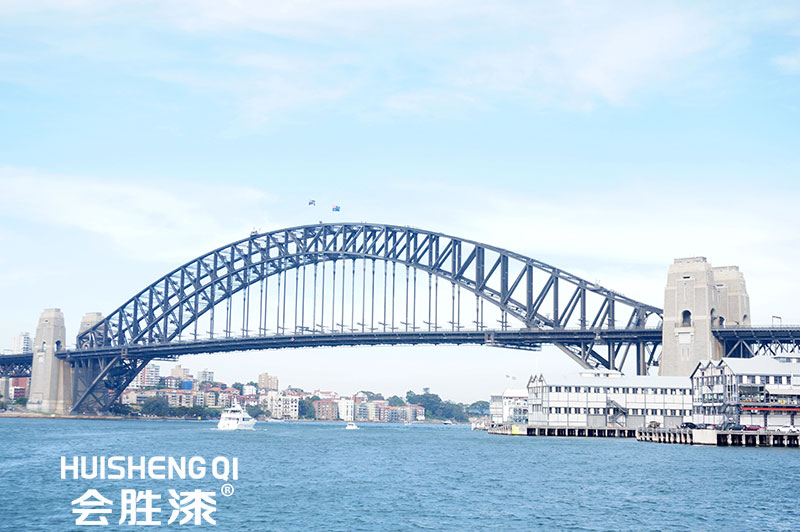 橋梁耳墻刷上反光漆，讓輪船注意“低頭”