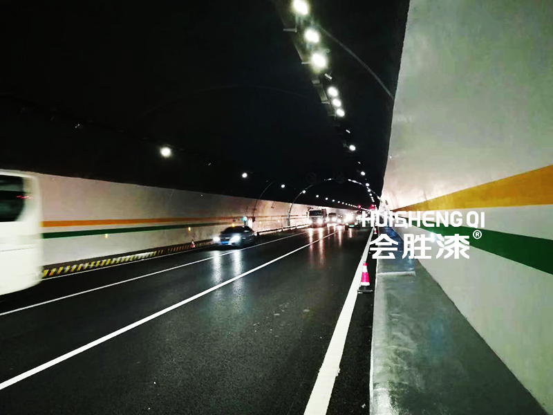 水泥墻上的劃線漆脫落是什么原因呢？