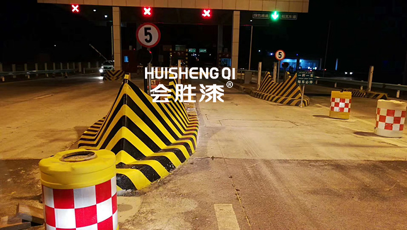 安全島適合什么樣的反光材料呢？