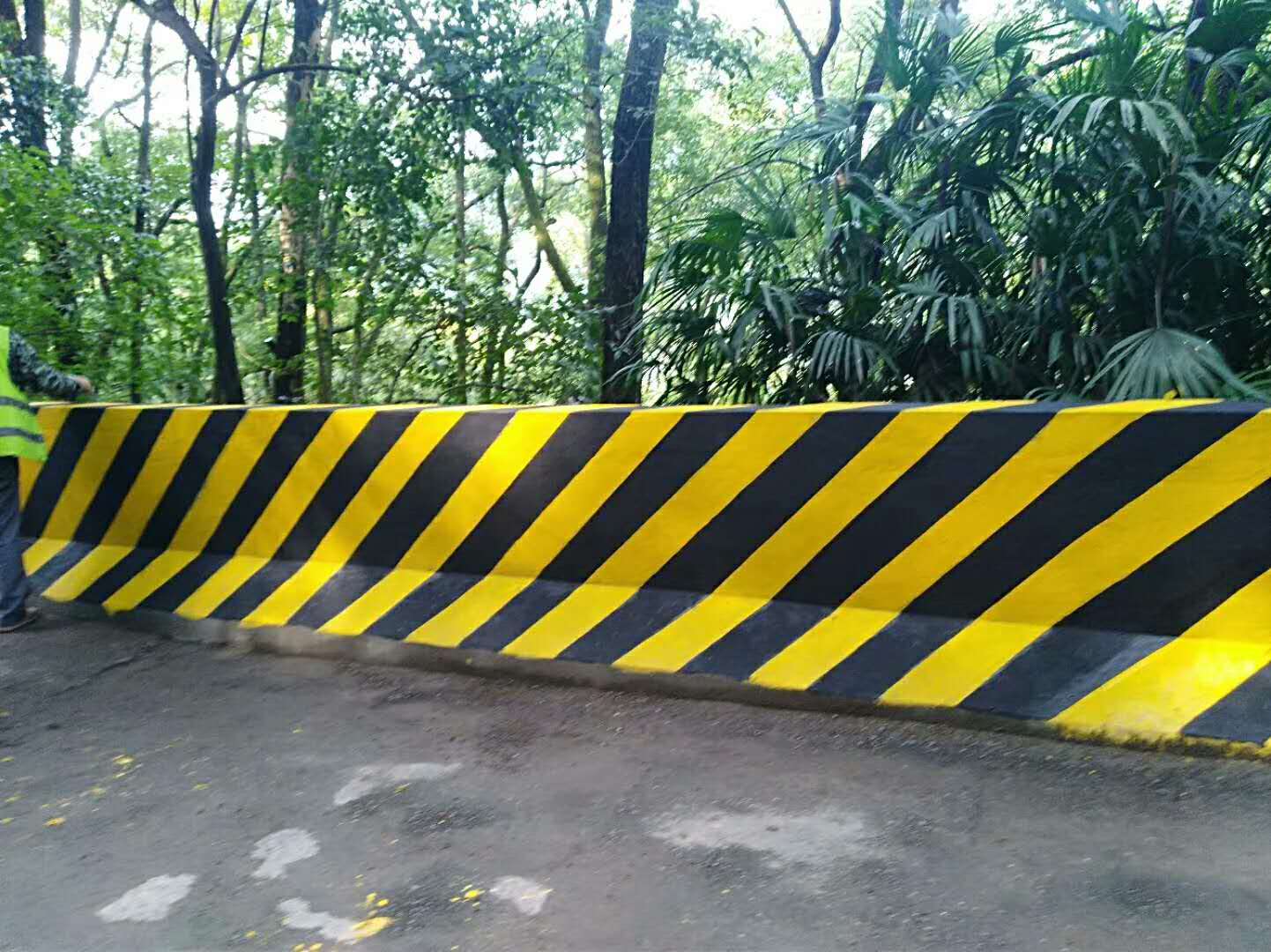 公路反光漆廠家 公路反光漆廠家