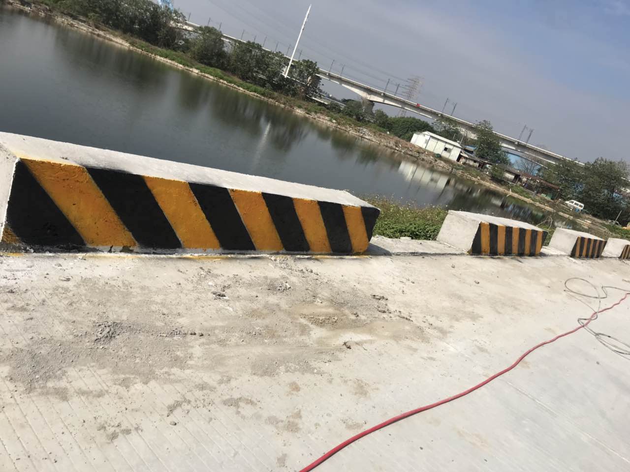 高強道路反光漆效果圖 高強道路反光漆效果圖