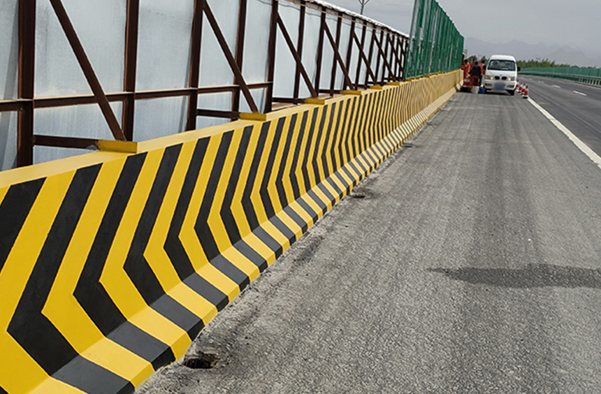 公路防撞墻反光漆施工效果圖 公路防撞墻反光漆施工效果圖